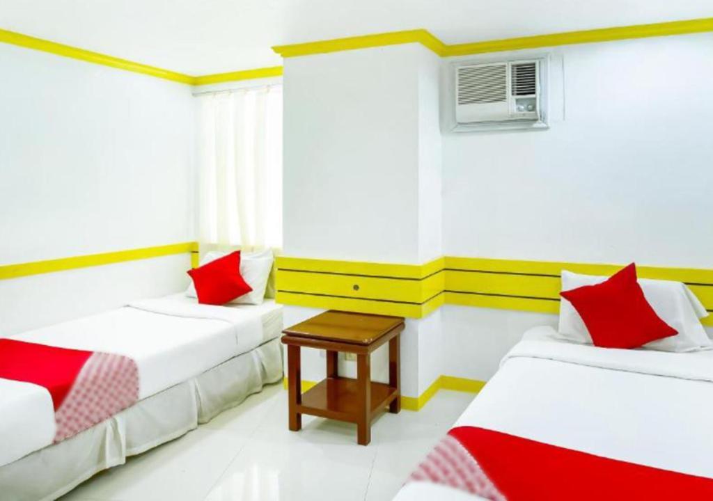 D' Abirus Inn Davao Stadt Exterior foto
